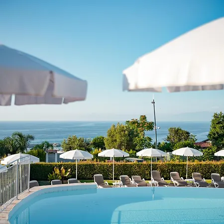 Sentido Michelizia فندق 4*