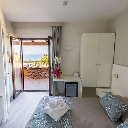 Sentido Michelizia تروبيا